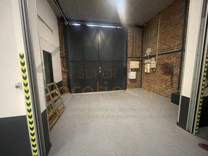 Local commercial - 351 m² - 9 pièces