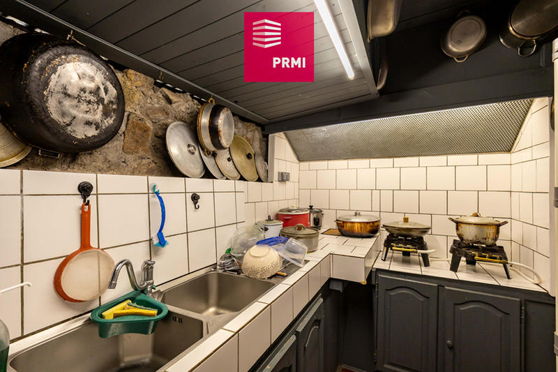 Maison - 300 m² - 8 pièces