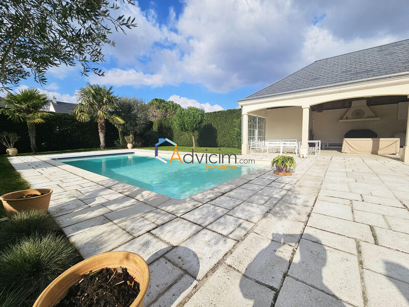 Maison - 180 m² - 6 pièces