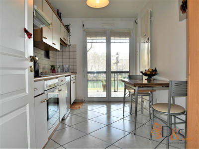 Appartement - 64 m² - 2 pièces