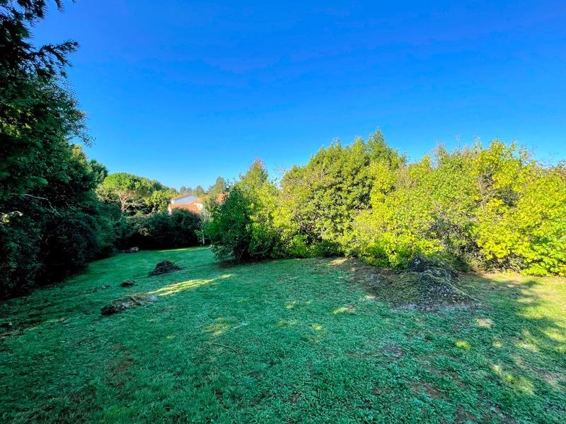 Terrain constructible - 1 070 m²