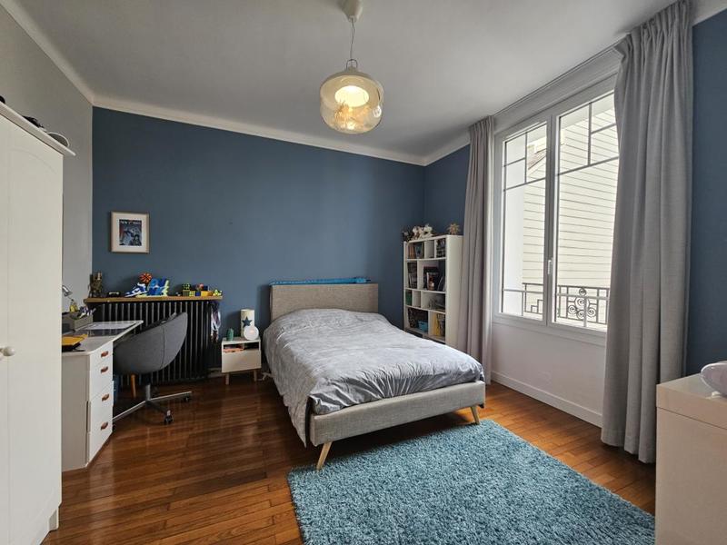 Maison - 270 m² - 11 pièces