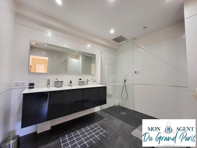 Maison - 167 m² - 6 pièces