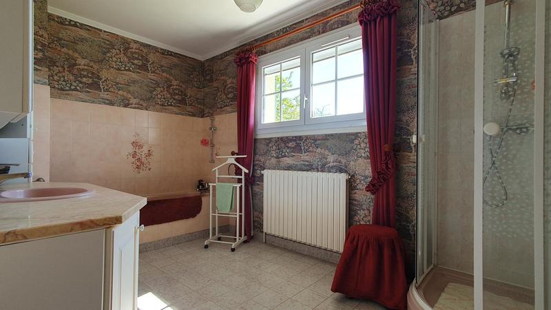 Maison - 180 m² - 7 pièces