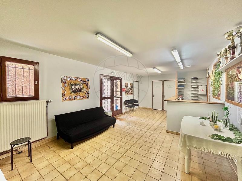 Local commercial - 281 m² - 4 pièces