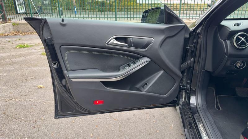 Mercedes Classe Cla 180 122 7g-Tronic Fascination - Automatique