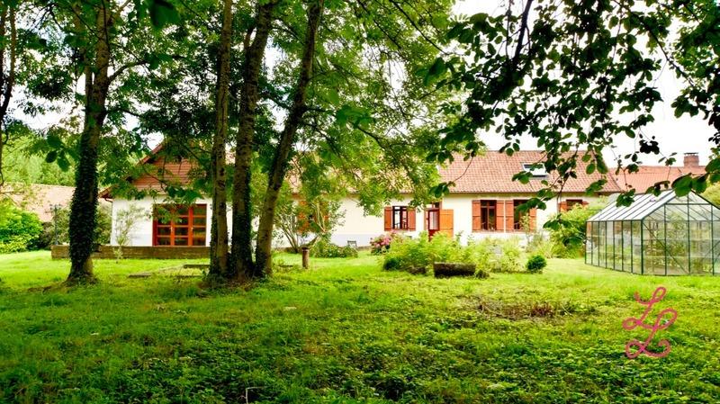 Maison - 340 m² - 10 pièces