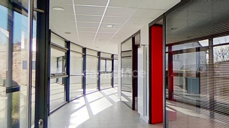 Bureau - 1 560 m² - 18 pièces