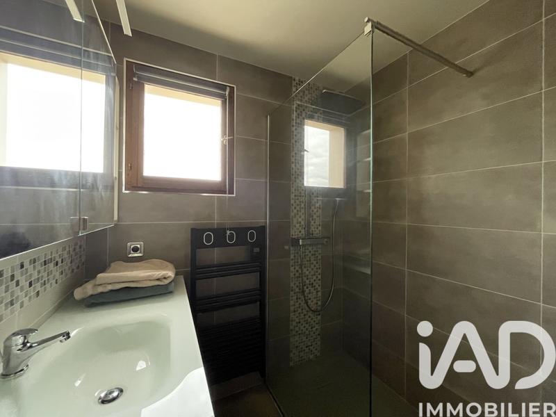 Maison - 92 m² - 5 pièces