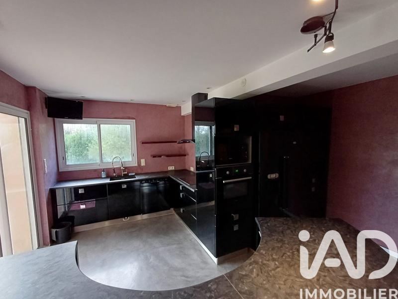 Maison - 211 m² - 6 pièces