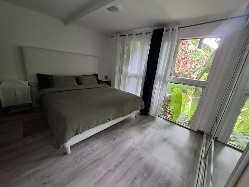 Maison - 239 m² - 11 pièces