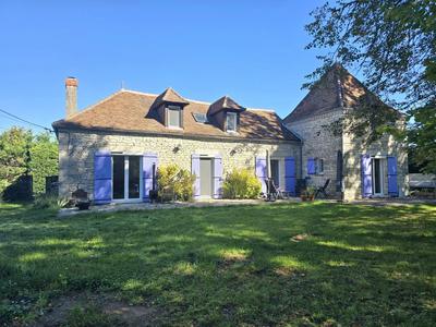 Maison traditionnelle - 128 m² - 6 pièces