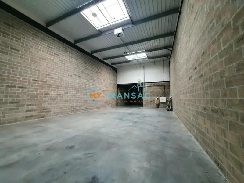 Local d'activité / Entrepôt - 423 m²