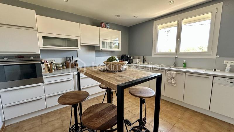 Villa - 280 m² - 9 pièces