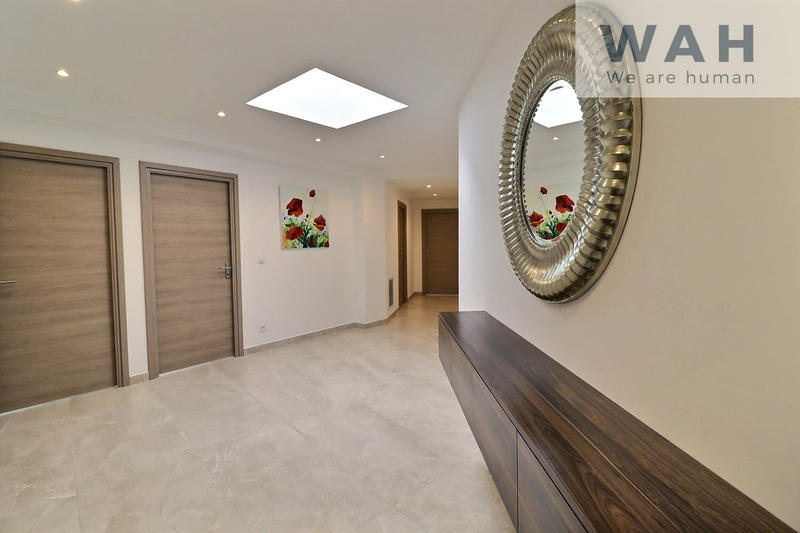 Villa - 220 m² - 5 pièces