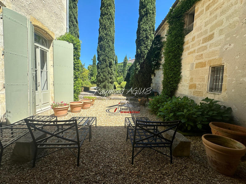 Maison de village - 430 m² - 12 pièces