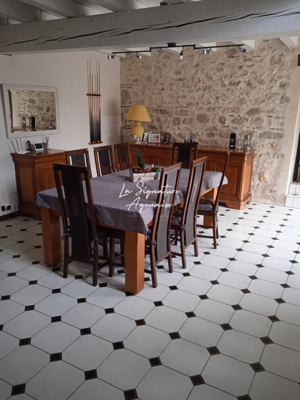 Maison - 260 m² - 7 pièces