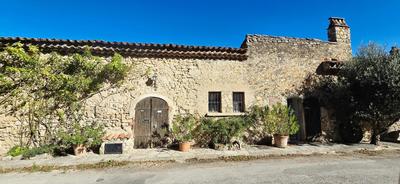 Maison - 237 m² - 6 pièces