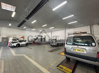 Local commercial - 2 600 m²