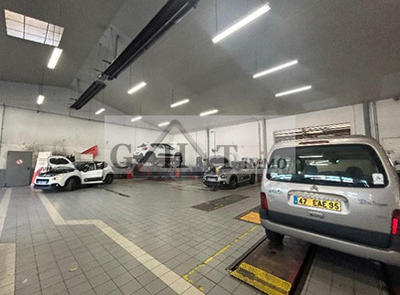 Local commercial - 2 600 m²