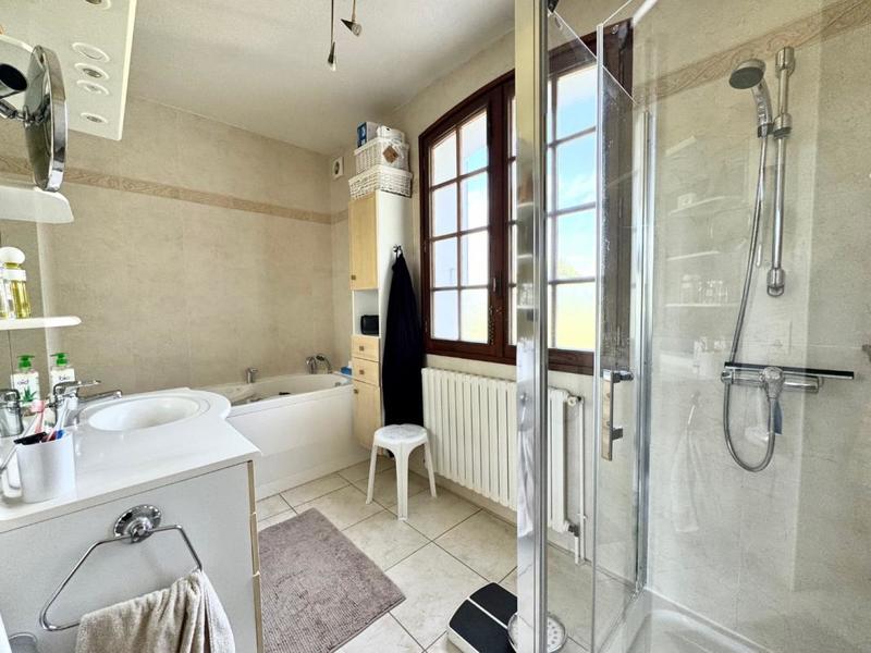 Demeure - 163 m² - 6 pièces