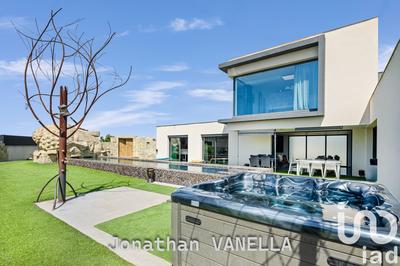 Maison de maîtres - 260 m² - 8 pièces