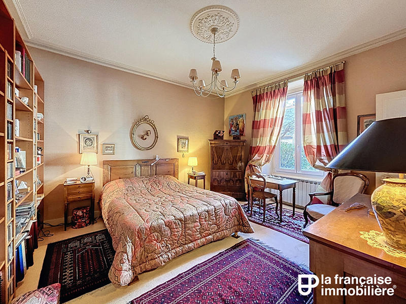 Appartement - 137 m² - 5 pièces