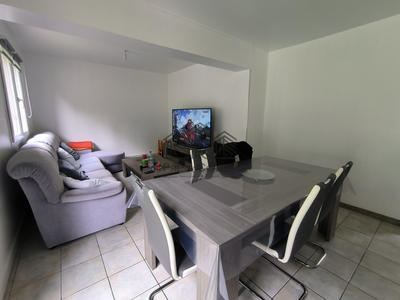 Maison - 76 m² - 8 pièces