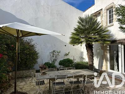 Maison - 180 m² - 7 pièces