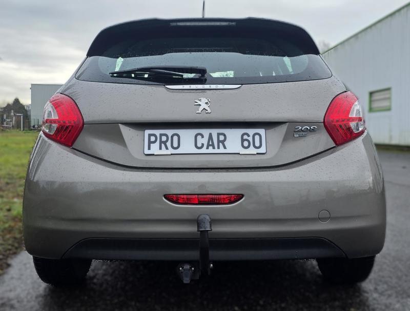 Peugeot 208 1.6 hdi 92cv Style 5p Distribution + Révision faites