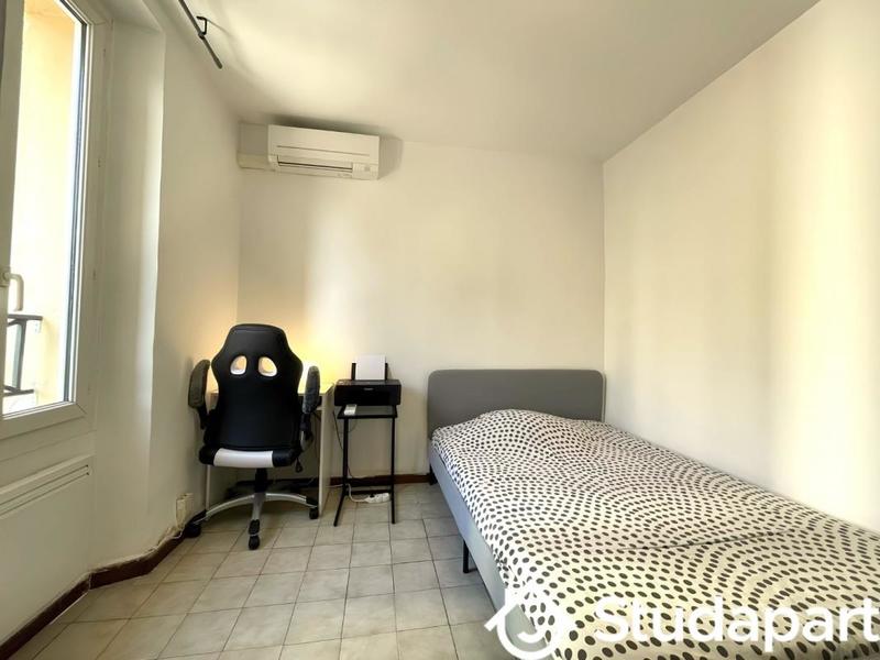 Chambre - 9 m² - 1 pièce