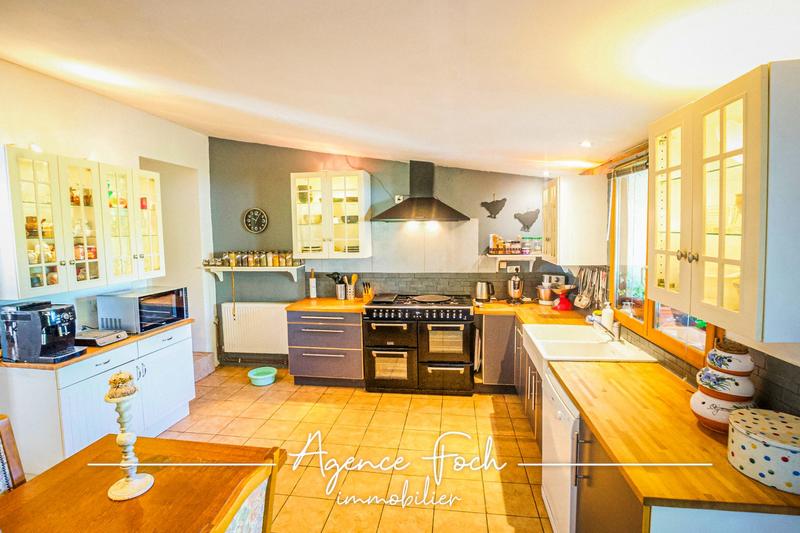 Maison traditionnelle - 190 m² - 6 pièces