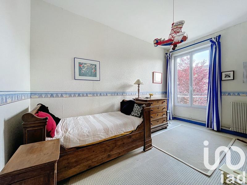 Maison - 325 m² - 12 pièces