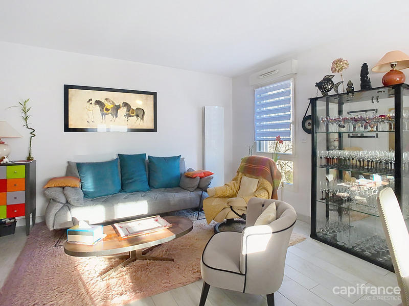 Appartement - 90 m² - 4 pièces