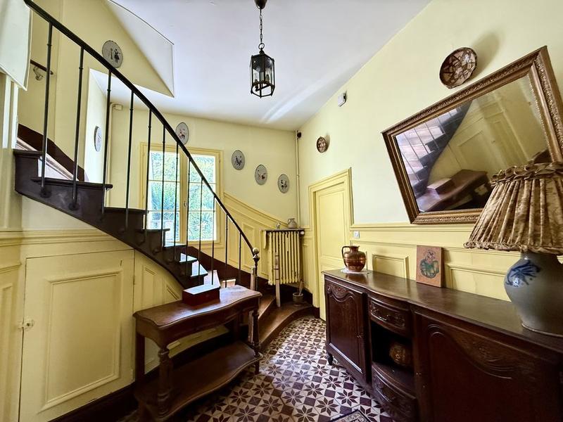 Demeure - 283 m² - 10 pièces