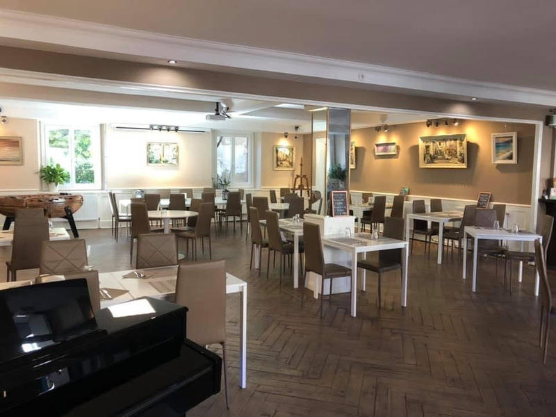 Local commercial - 900 m² - 20 pièces