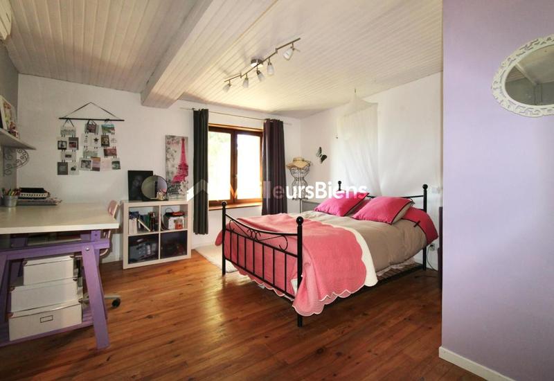 Corps de ferme - 225 m² - 7 pièces