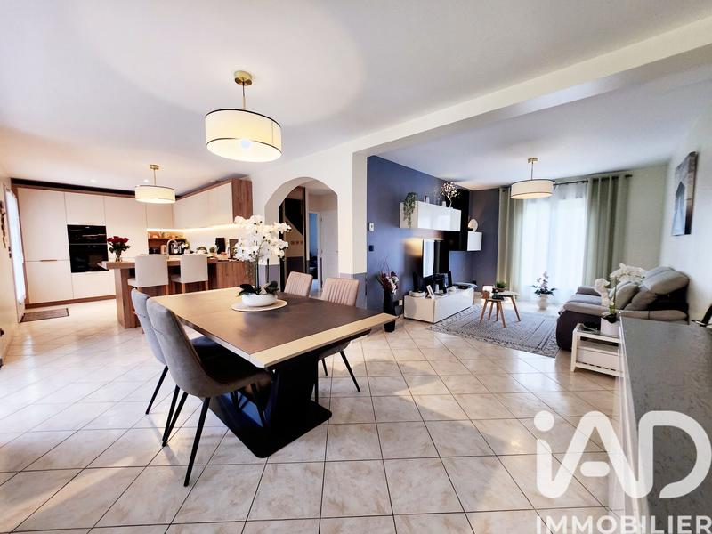 Maison - 156 m² - 8 pièces