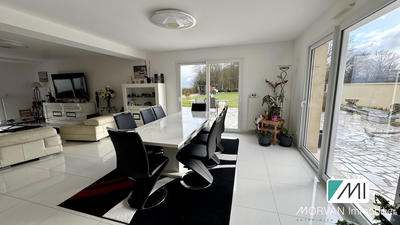 Maison - 228 m² - 8 pièces