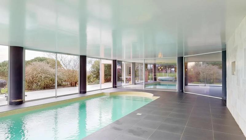 Maison - 377 m² - 7 pièces