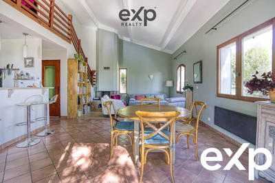 Maison - 203 m² - 6 pièces