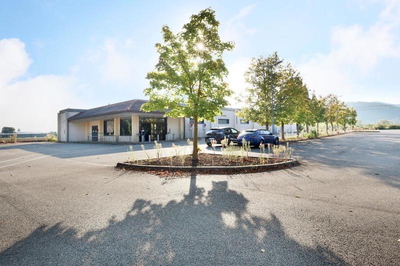 Local commercial - 255 m² - 1 pièce