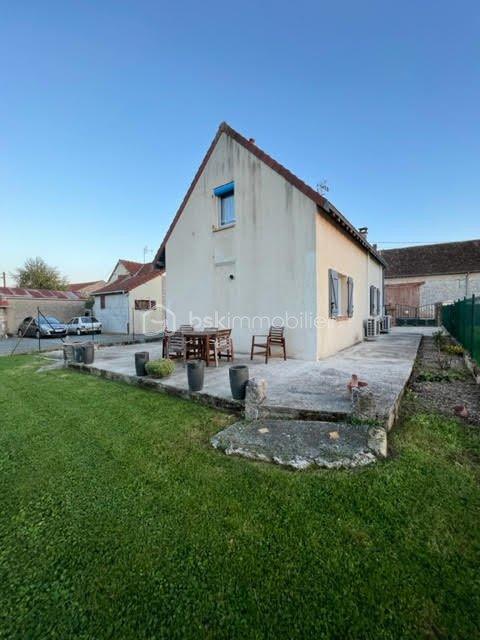 Maison traditionnelle - 85 m² - 4 pièces