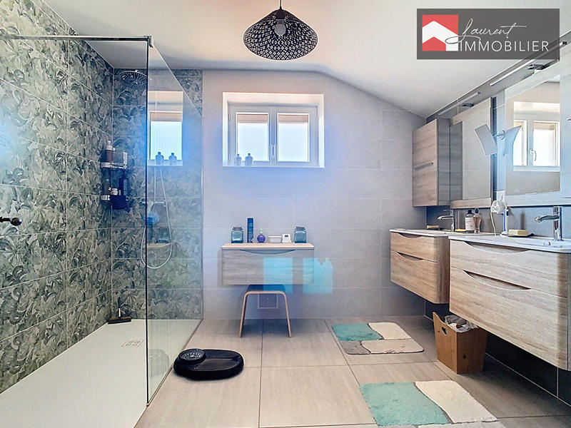 Maison - 163 m² - 6 pièces