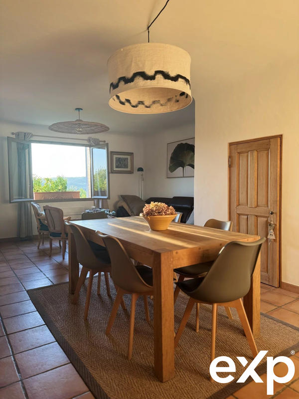 Maison traditionnelle - 95 m² - 3 pièces