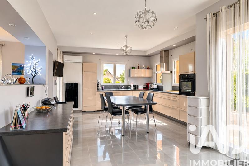 Maison - 147 m² - 6 pièces