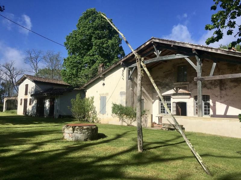 Maison - 260 m² - 8 pièces