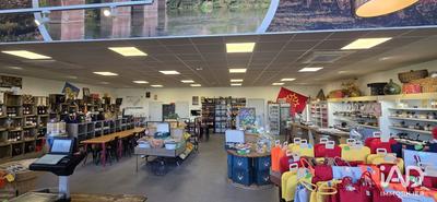 Local commercial - 216 m²