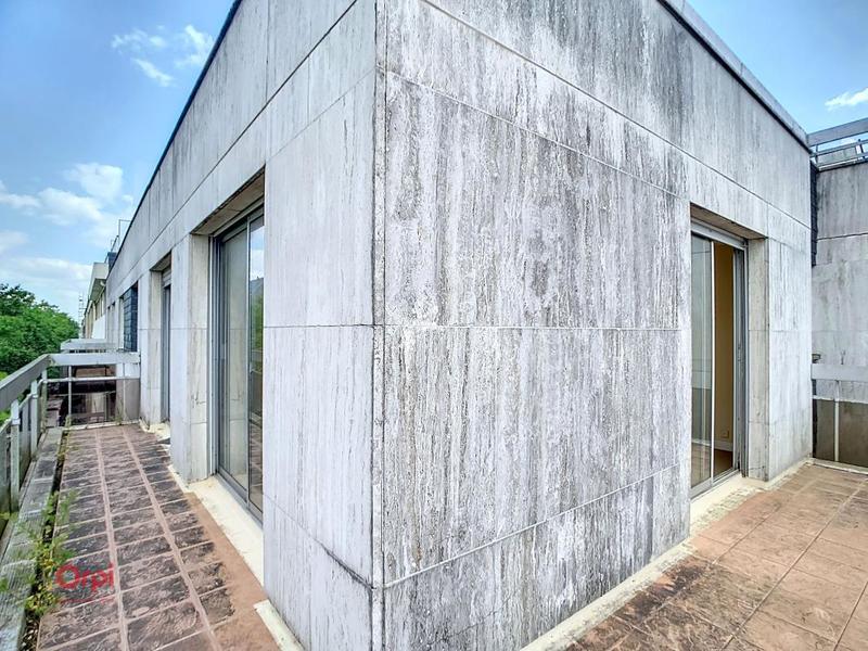 Appartement - 98 m² - 5 pièces