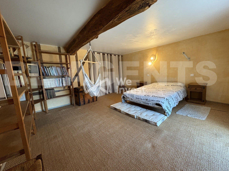 Maison - 235 m² - 9 pièces